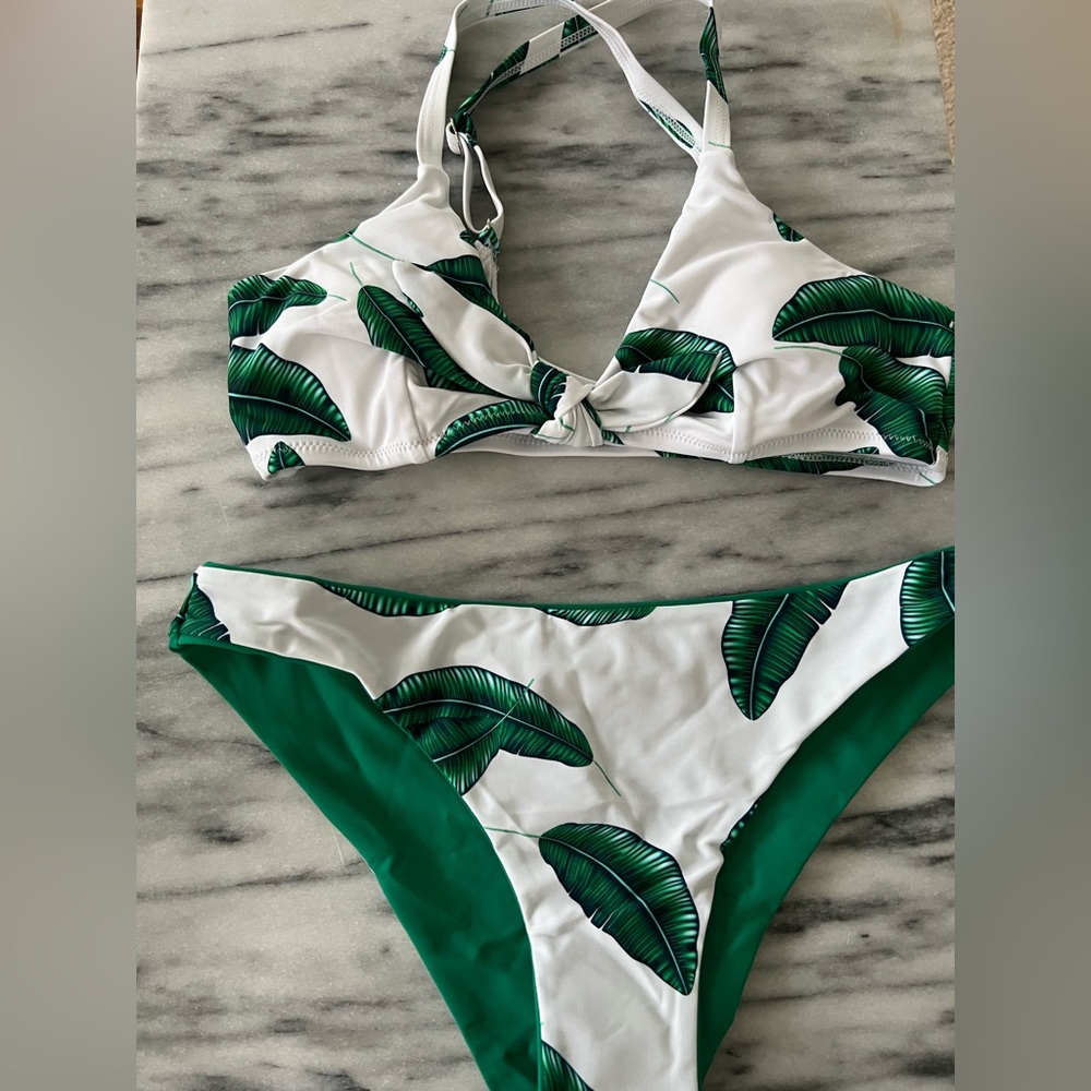 NWT Cupshee Rainforest Reversible Bikini in White and Green Size Small